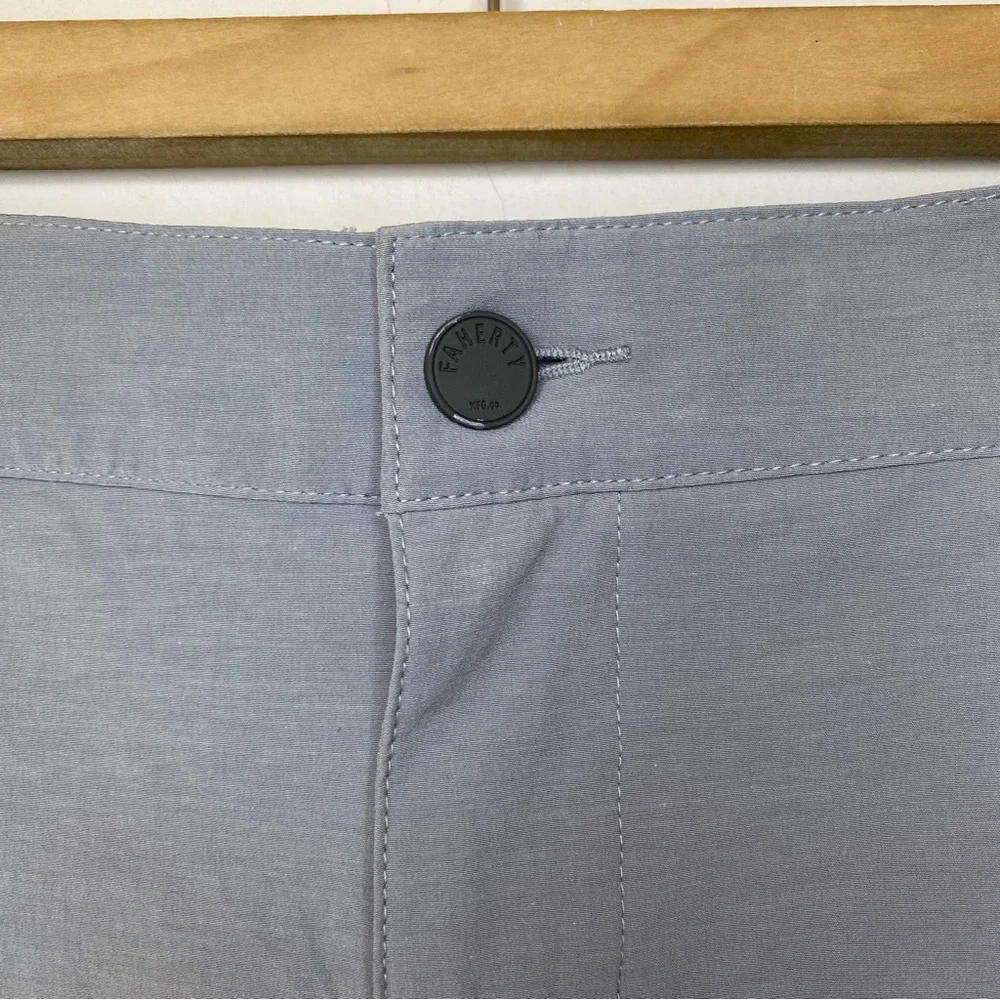 FAHERTY Men’s All Day Short 1.0 Button Up 9” Inseam Light Ice Gray Sz 38